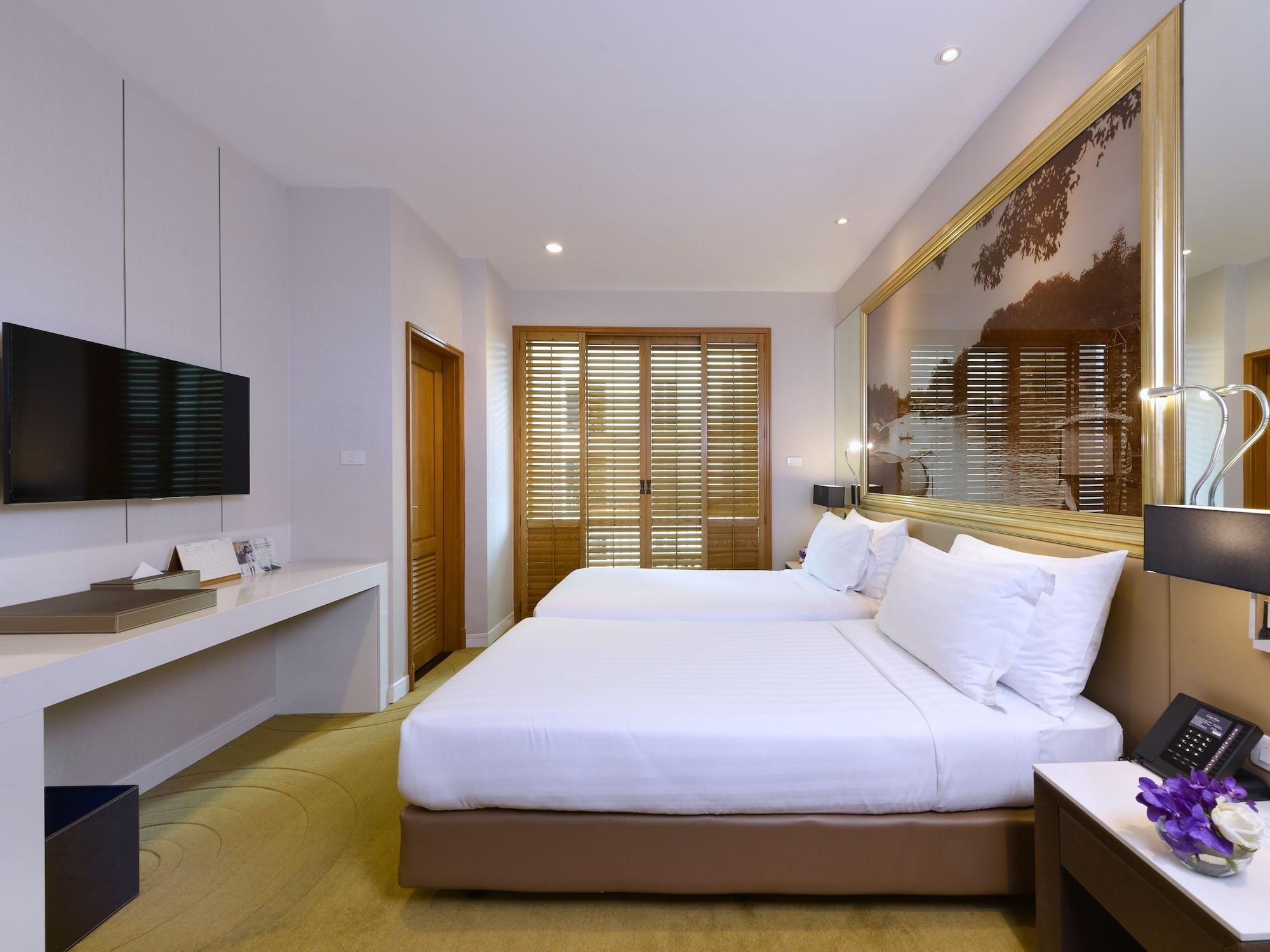 Grande Centre Point Ploenchit Hotel Bangkok Exterior photo Deluxe Room