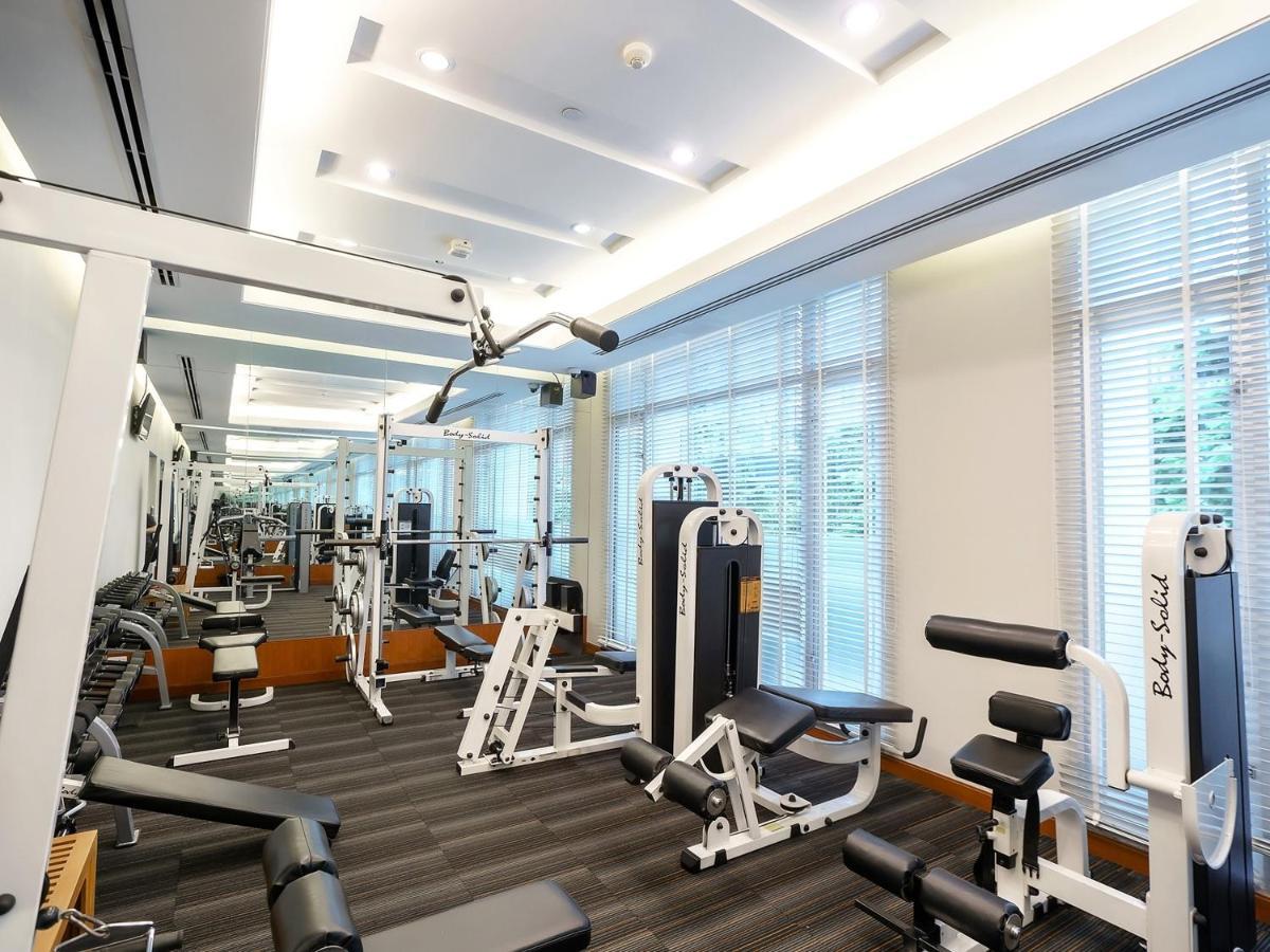 Grande Centre Point Ploenchit Hotel Bangkok Exterior photo The gym at the hotel