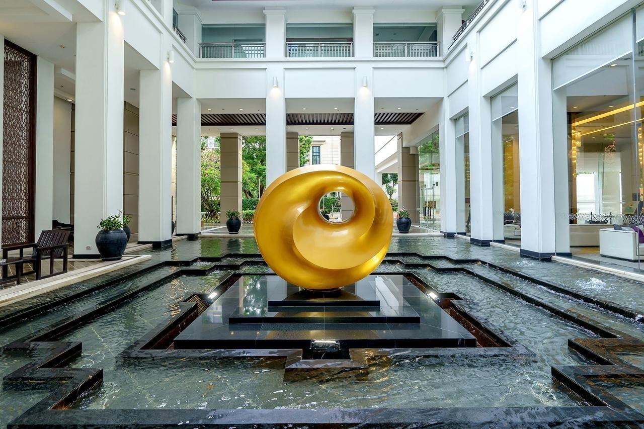 Grande Centre Point Ploenchit Hotel Bangkok Exterior photo The lobby of the hotel
