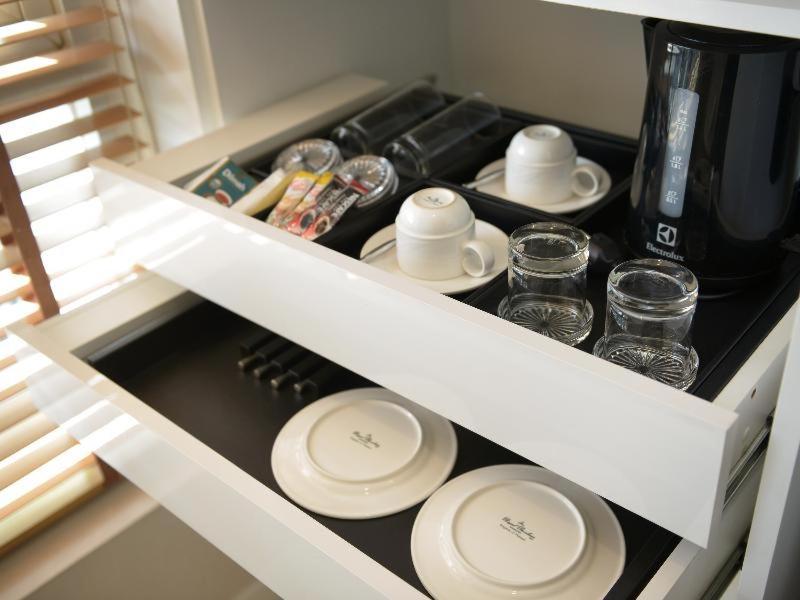 Grande Centre Point Ploenchit Hotel Bangkok Room photo A drawer with a divider